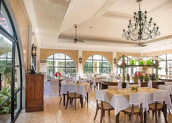 Montebello Hotel, Hotel 4*